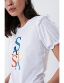 camiseta blanca con logo de colores salsa jeans