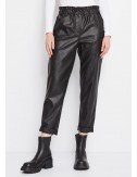pantalon negro cropped de piel sintetica gaudi fashion