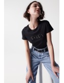 camiseta negra con branding salsa Jeans